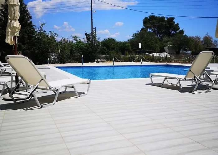 3 Island View Hotel