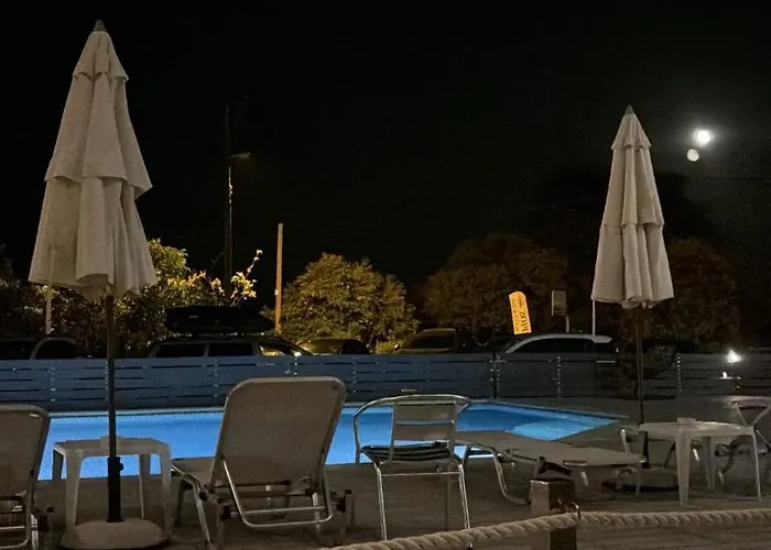 3 Island View Hotel