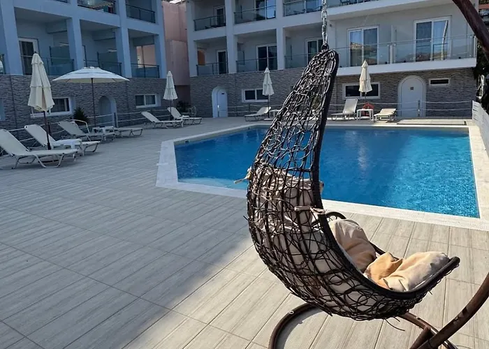 3 Island View Hotel