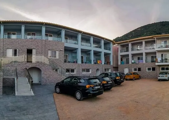 3 Island View Hotel