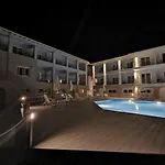 3 Island View Hotell