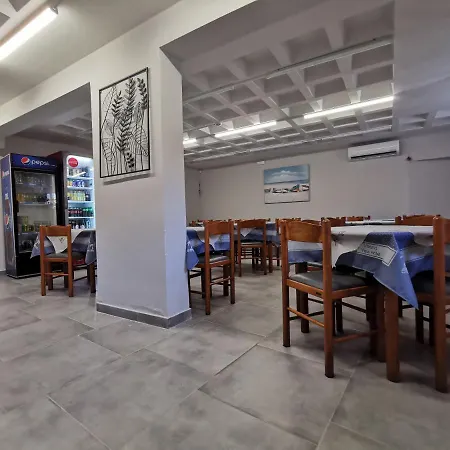 Отель 3 Island View 3*